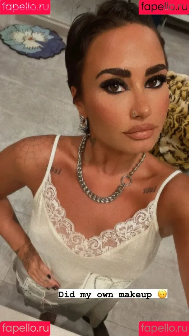 Demi Lovato / ddlovato Onlyfans Photo Gallery 