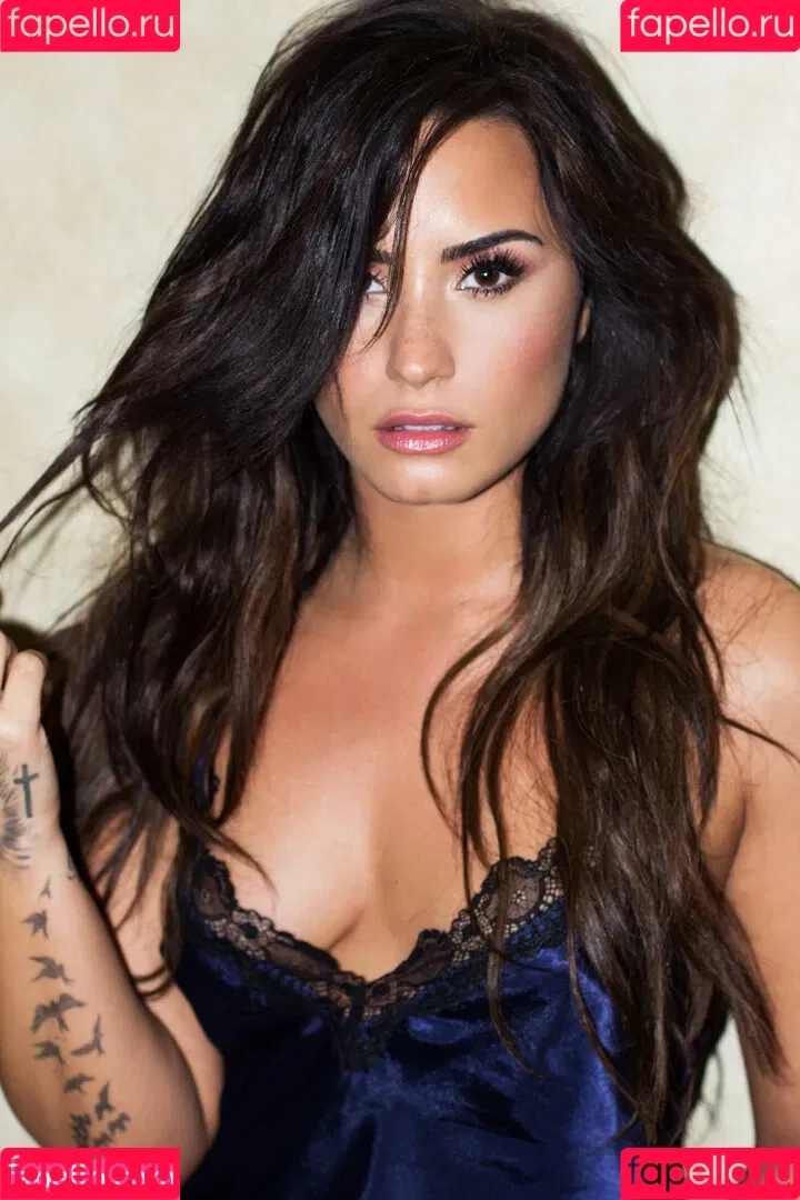Demi Lovato / ddlovato Onlyfans Photo Gallery 