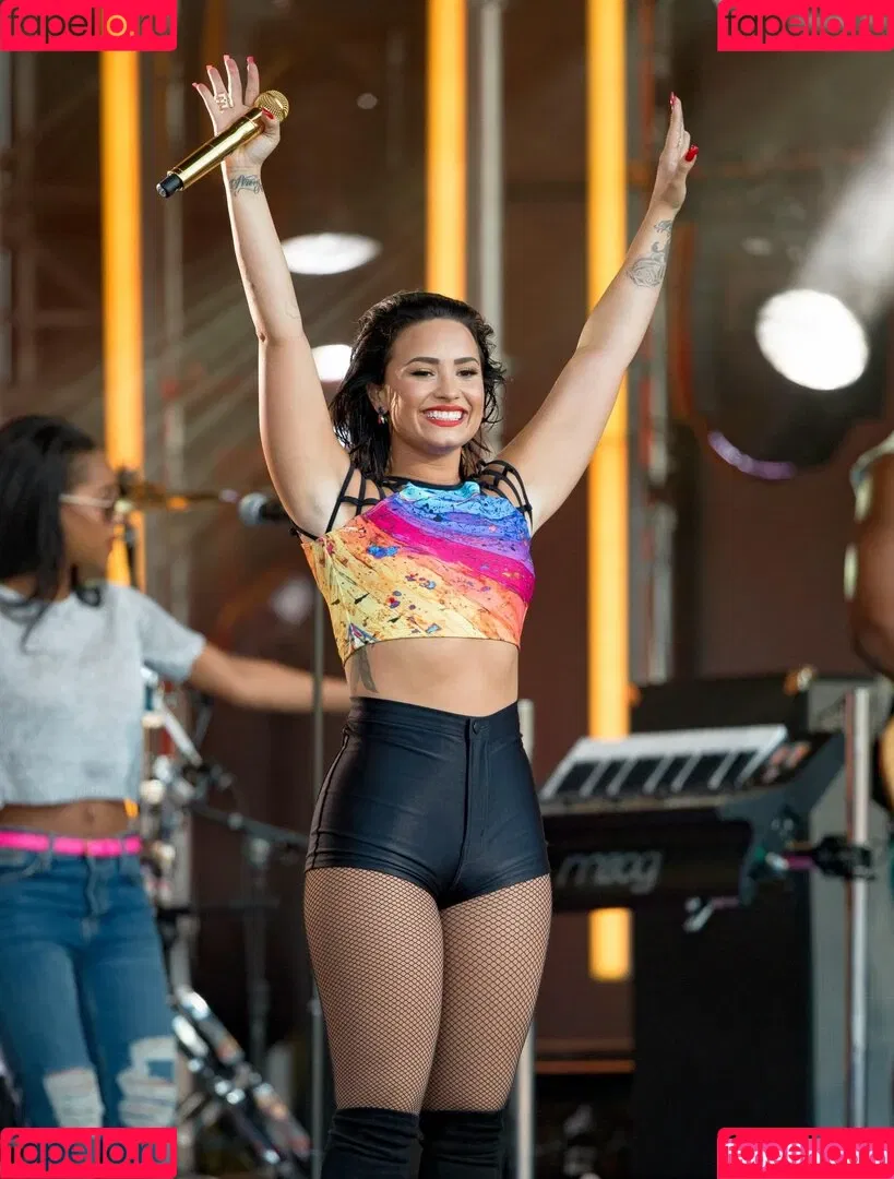 Demi Lovato / ddlovato Onlyfans Photo Gallery 