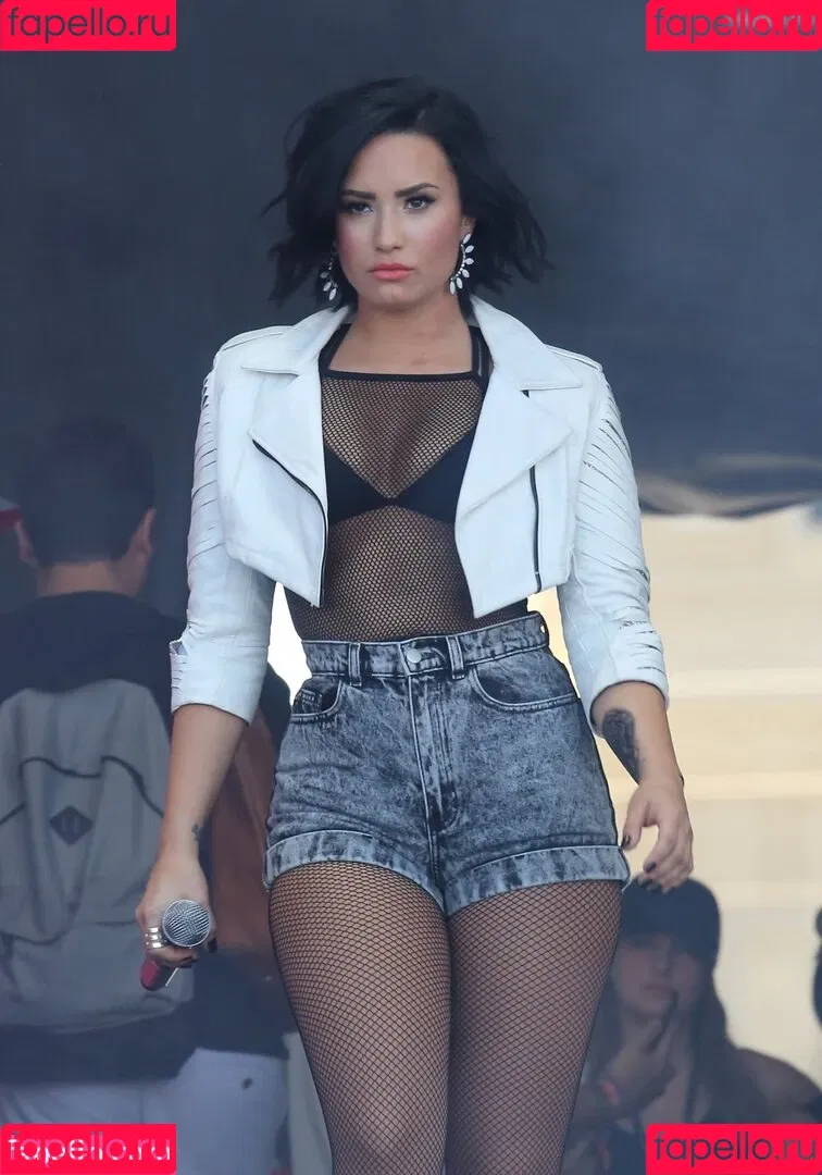 Demi Lovato / ddlovato Onlyfans Photo Gallery 