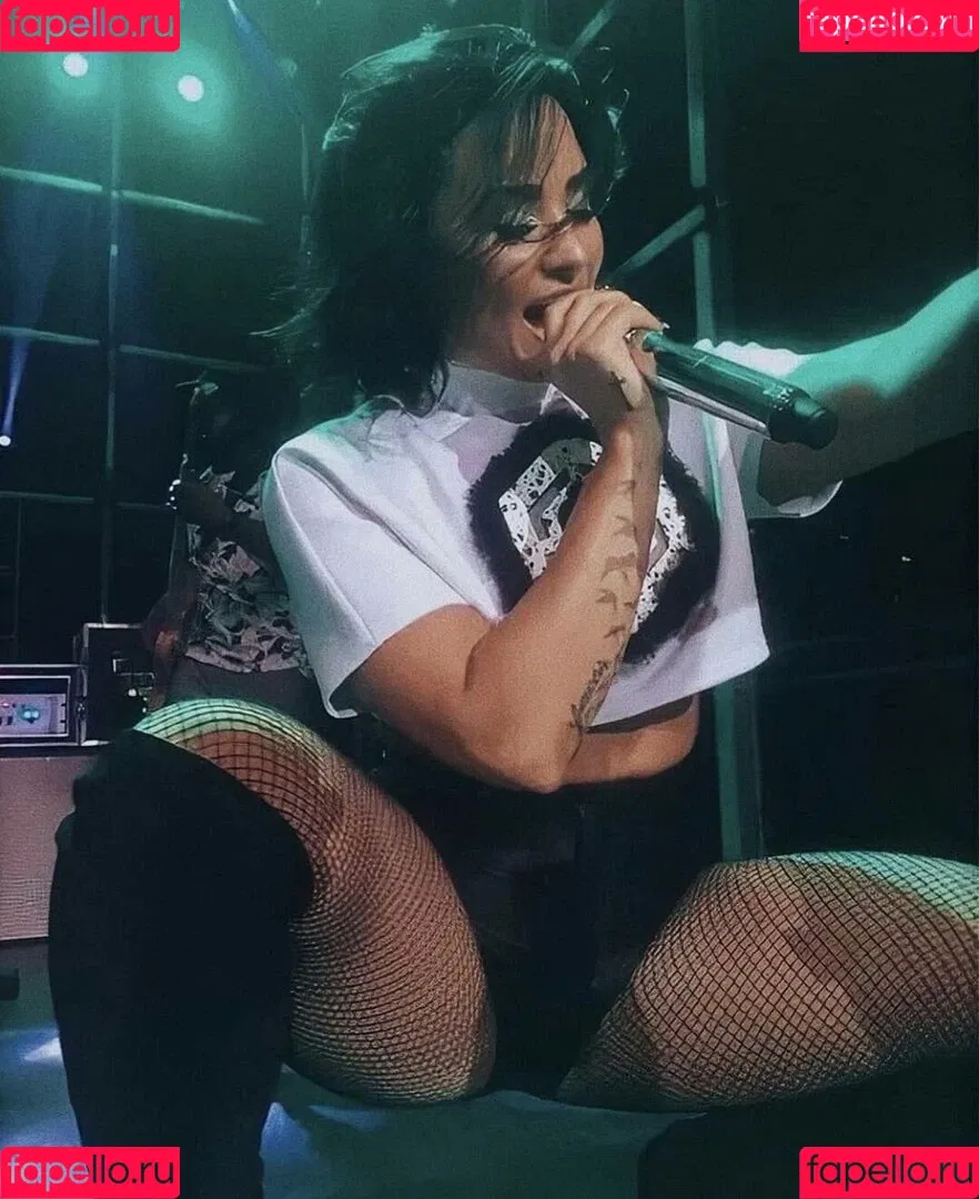 Demi Lovato / ddlovato Onlyfans Photo Gallery 