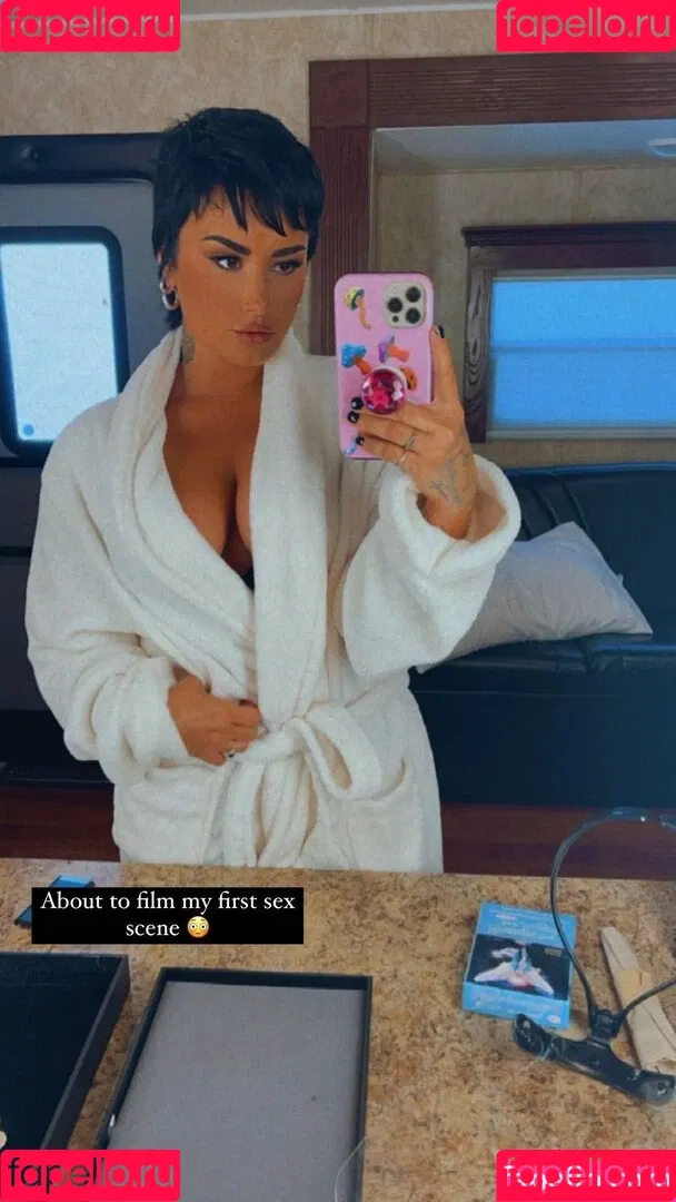 Demi Lovato / ddlovato Onlyfans Photo Gallery 