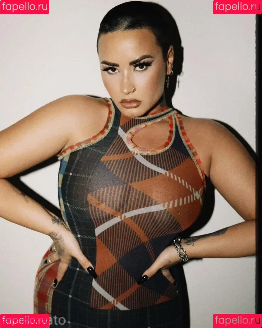 Demi Lovato / ddlovato Onlyfans Photo Gallery 
