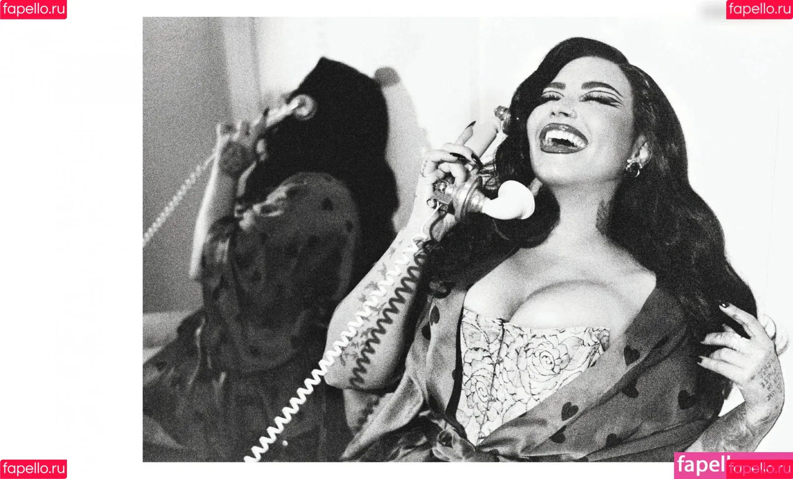 Demi Lovato / ddlovato Onlyfans Photo Gallery 