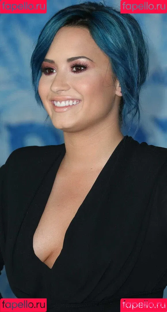 Demi Lovato / ddlovato Onlyfans Photo Gallery 