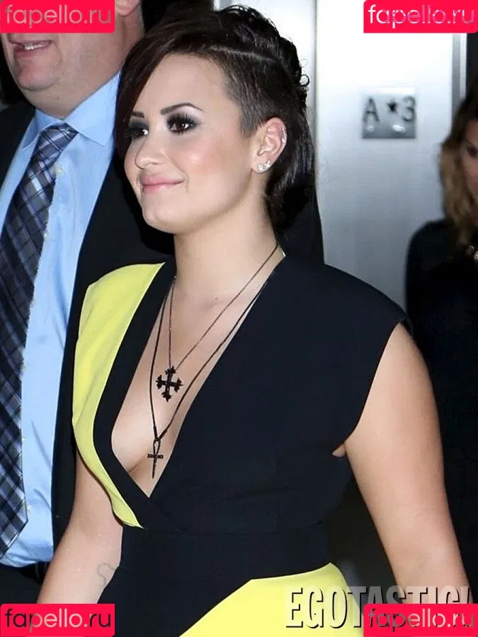 Demi Lovato / ddlovato Onlyfans Photo Gallery 
