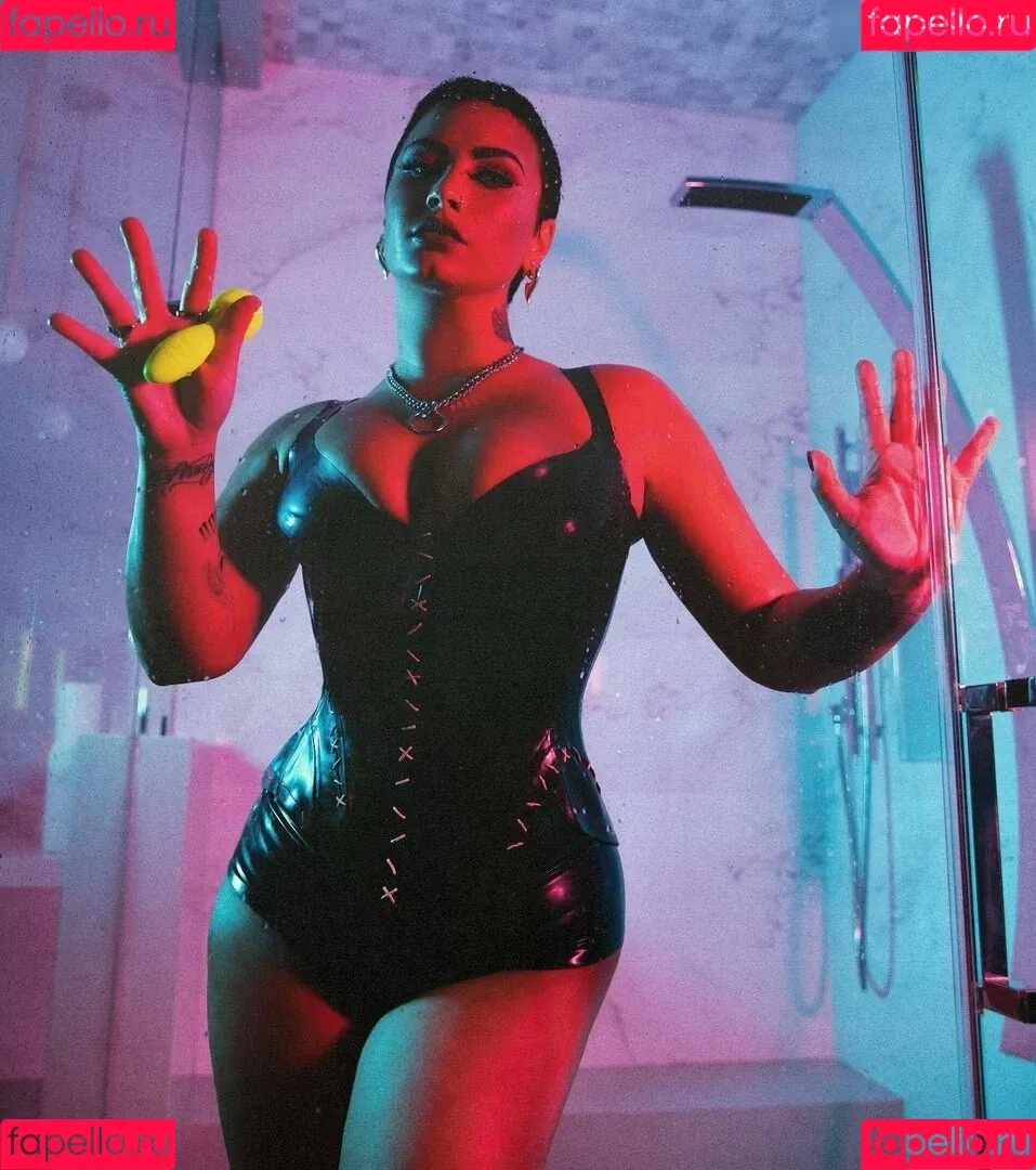Demi Lovato / ddlovato Onlyfans Photo Gallery 