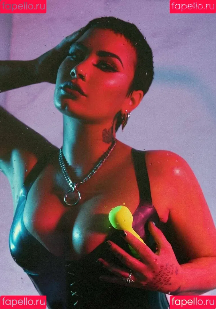 Demi Lovato / ddlovato Onlyfans Photo Gallery 