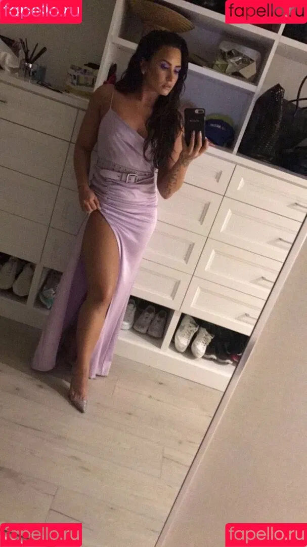 Demi Lovato / ddlovato Onlyfans Photo Gallery 