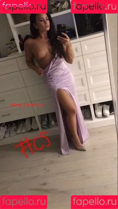Demi Lovato / ddlovato Onlyfans Photo Gallery 