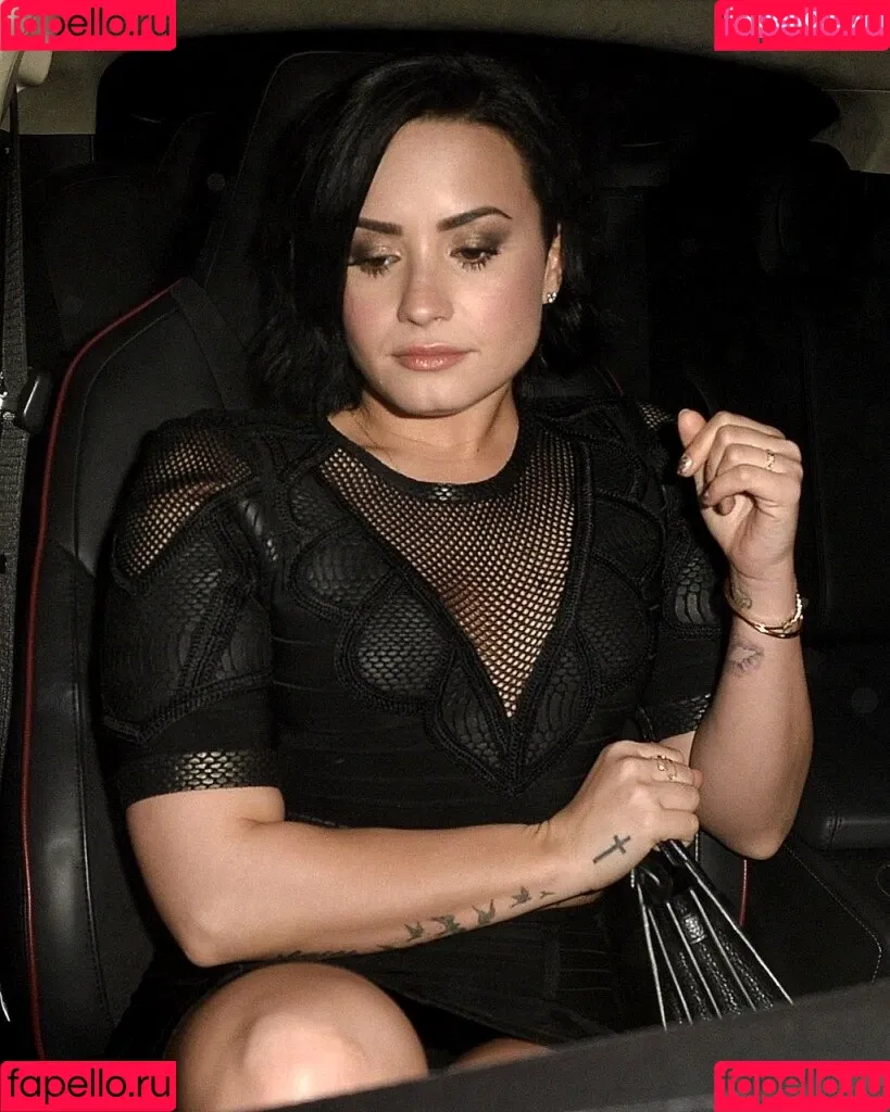 Demi Lovato / ddlovato Onlyfans Photo Gallery 
