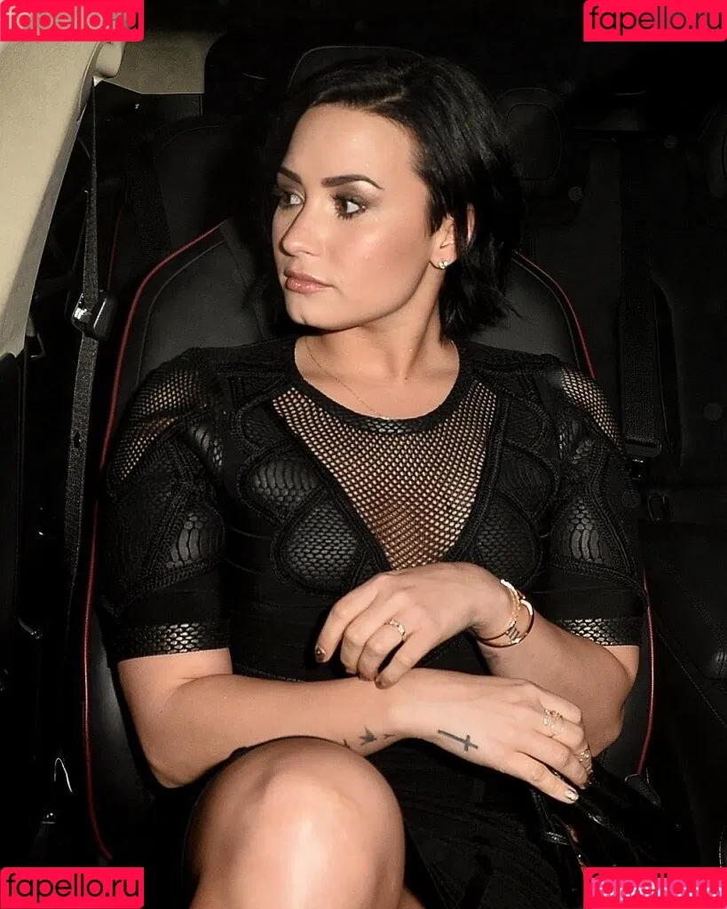 Demi Lovato / ddlovato Onlyfans Photo Gallery 
