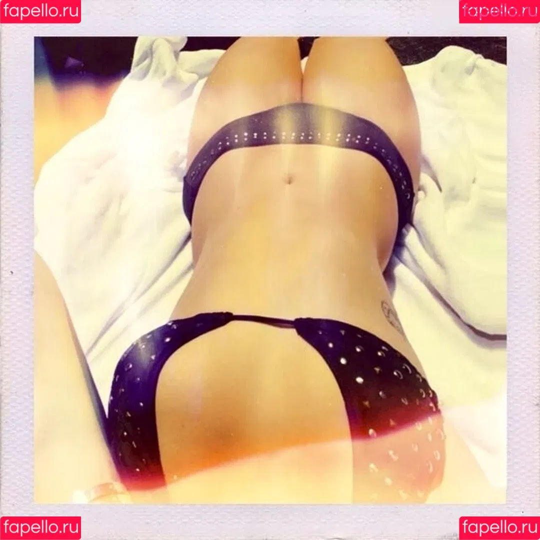 Demi Lovato / ddlovato Onlyfans Photo Gallery 