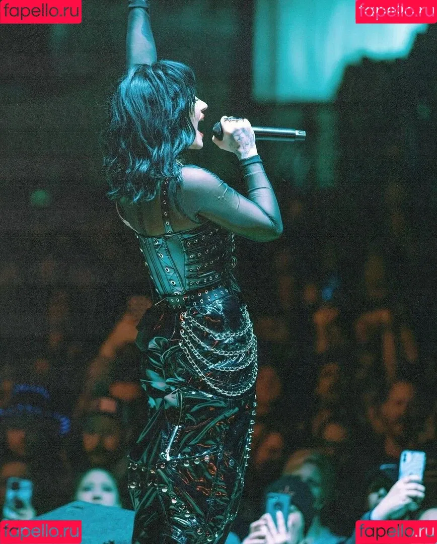 Demi Lovato / ddlovato Onlyfans Photo Gallery 