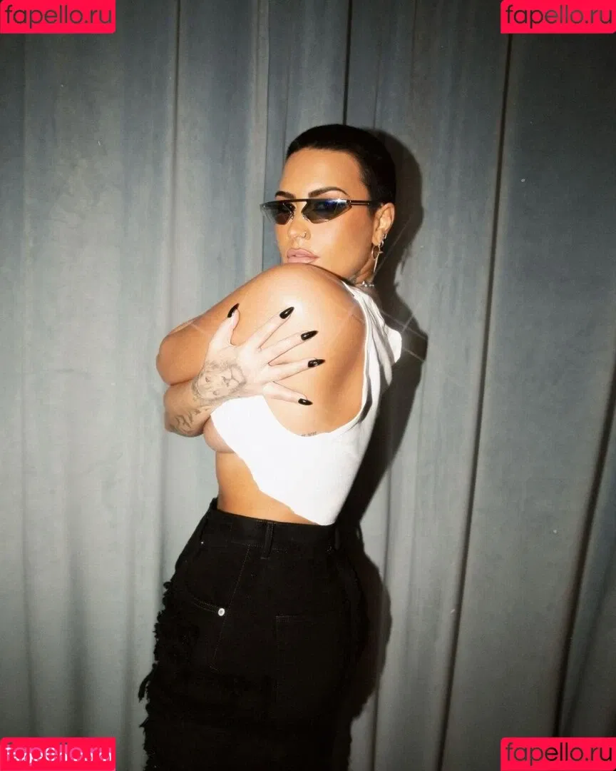 Demi Lovato / ddlovato Onlyfans Photo Gallery 