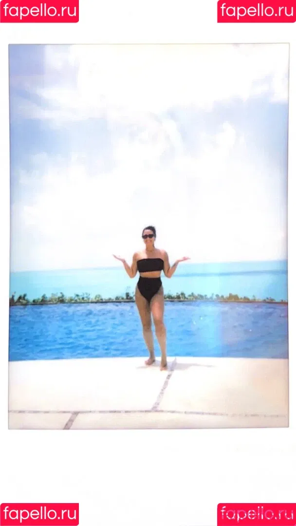 Demi Lovato / ddlovato Onlyfans Photo Gallery 