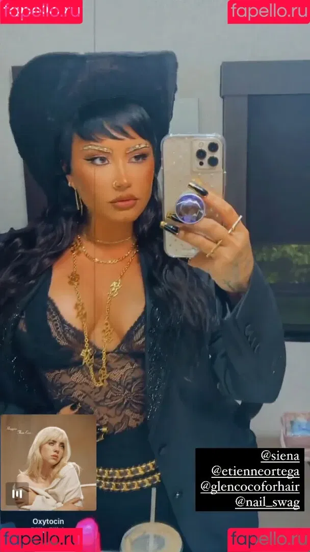 Demi Lovato / ddlovato Onlyfans Photo Gallery 