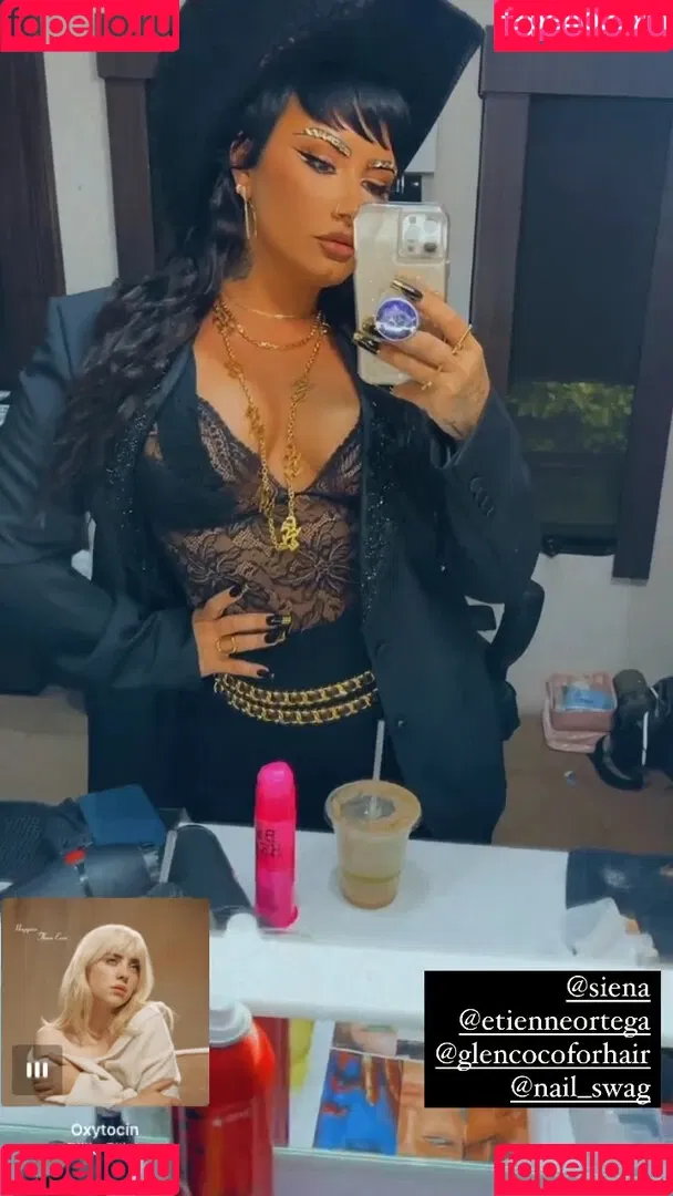 Demi Lovato / ddlovato Onlyfans Photo Gallery 