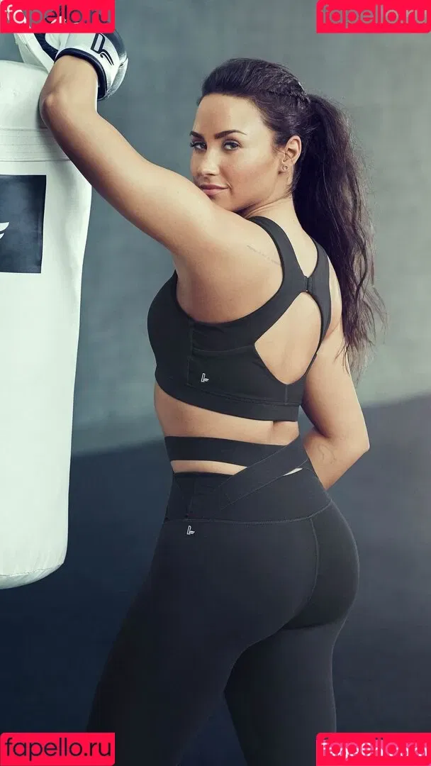 Demi Lovato / ddlovato Onlyfans Photo Gallery 