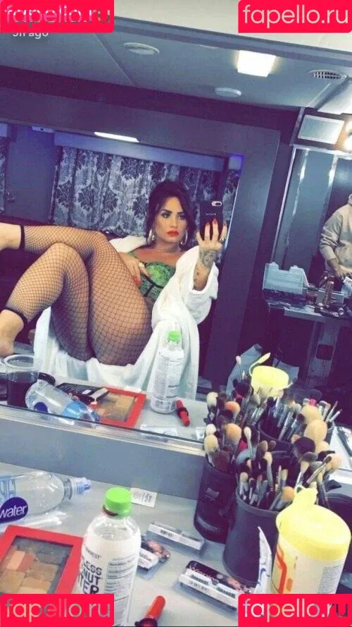 Demi Lovato / ddlovato Onlyfans Photo Gallery 