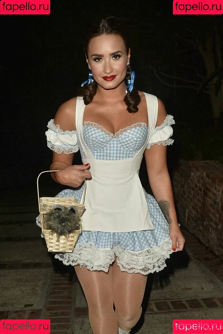 Demi Lovato / ddlovato Onlyfans Photo Gallery 
