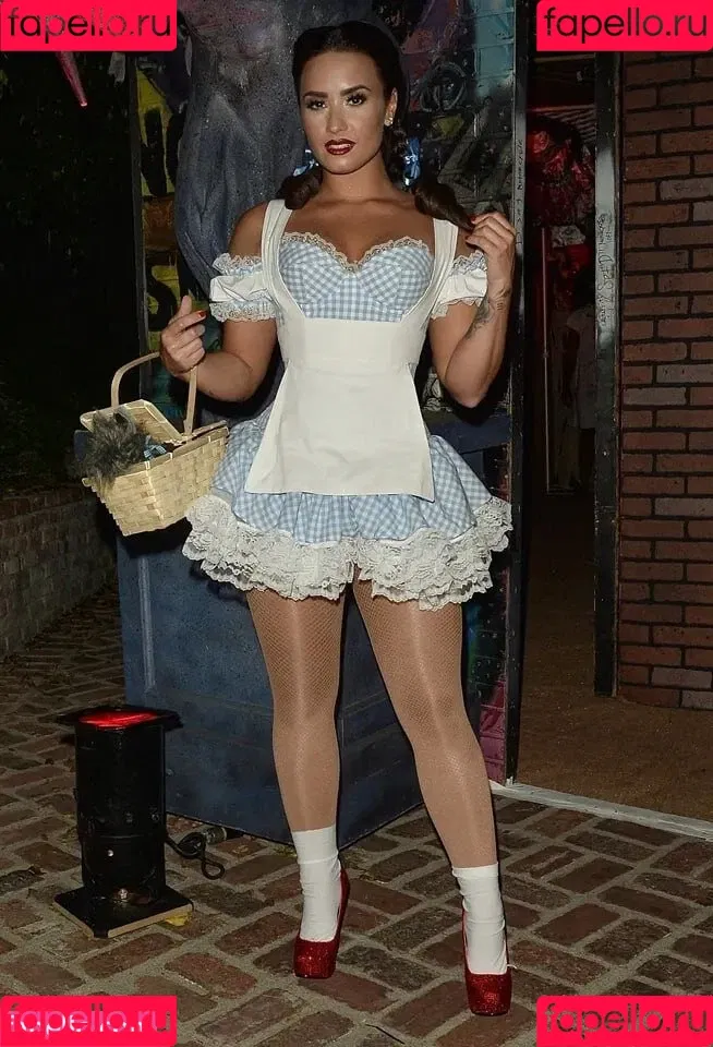 Demi Lovato / ddlovato Onlyfans Photo Gallery 