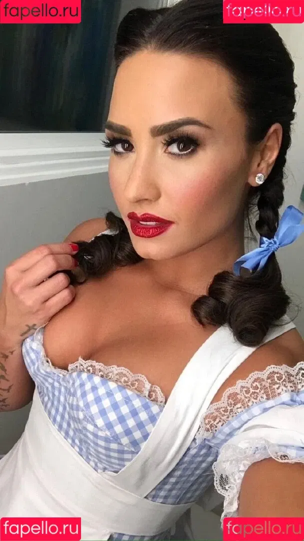 Demi Lovato / ddlovato Onlyfans Photo Gallery 