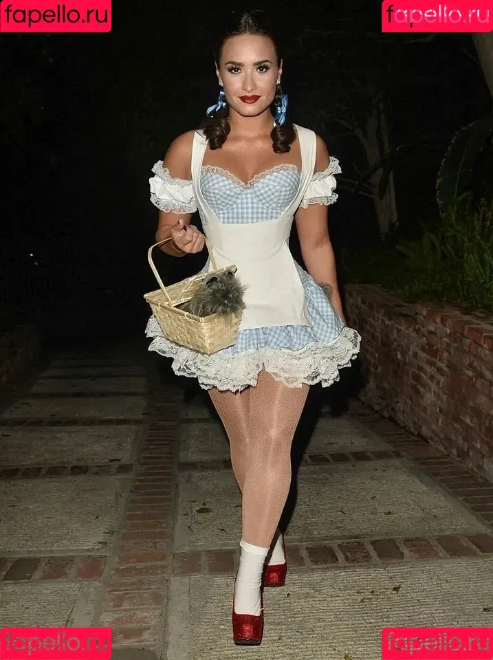 Demi Lovato / ddlovato Onlyfans Photo Gallery 