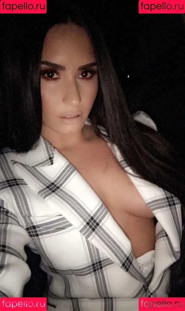 Demi Lovato / ddlovato Onlyfans Photo Gallery 