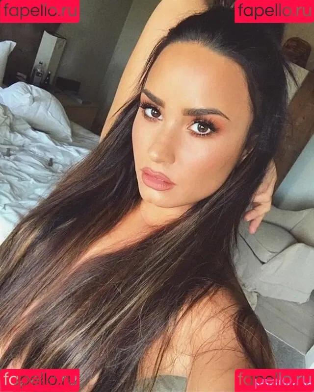 Demi Lovato / ddlovato Onlyfans Photo Gallery 