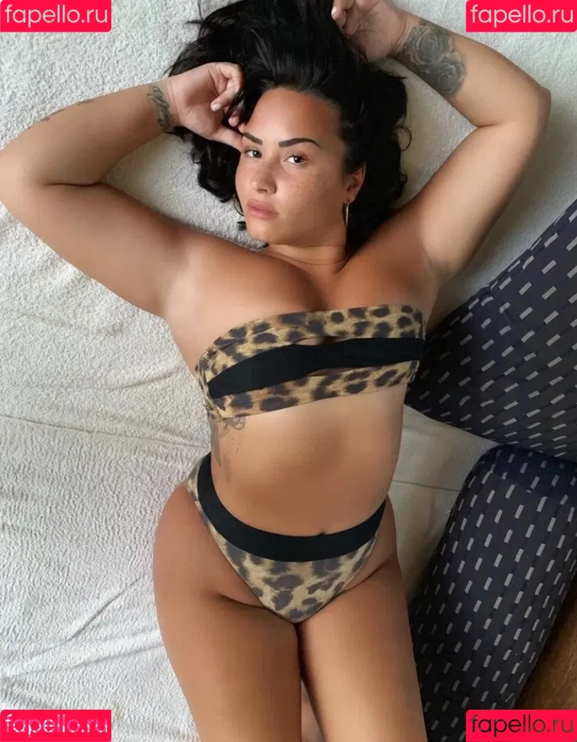Demi Lovato / ddlovato Onlyfans Photo Gallery 