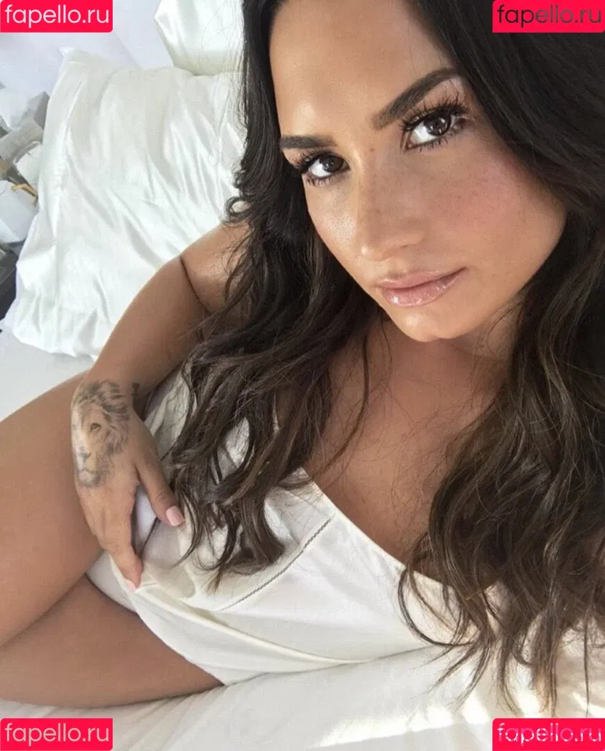 Demi Lovato / ddlovato Onlyfans Photo Gallery 