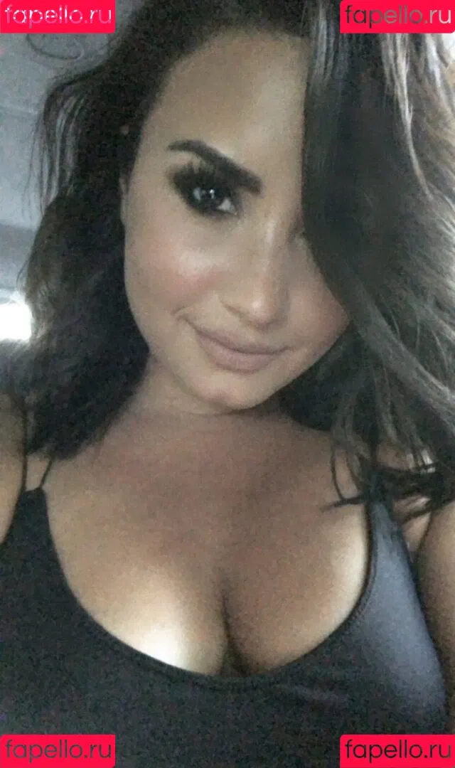 Demi Lovato / ddlovato Onlyfans Photo Gallery 