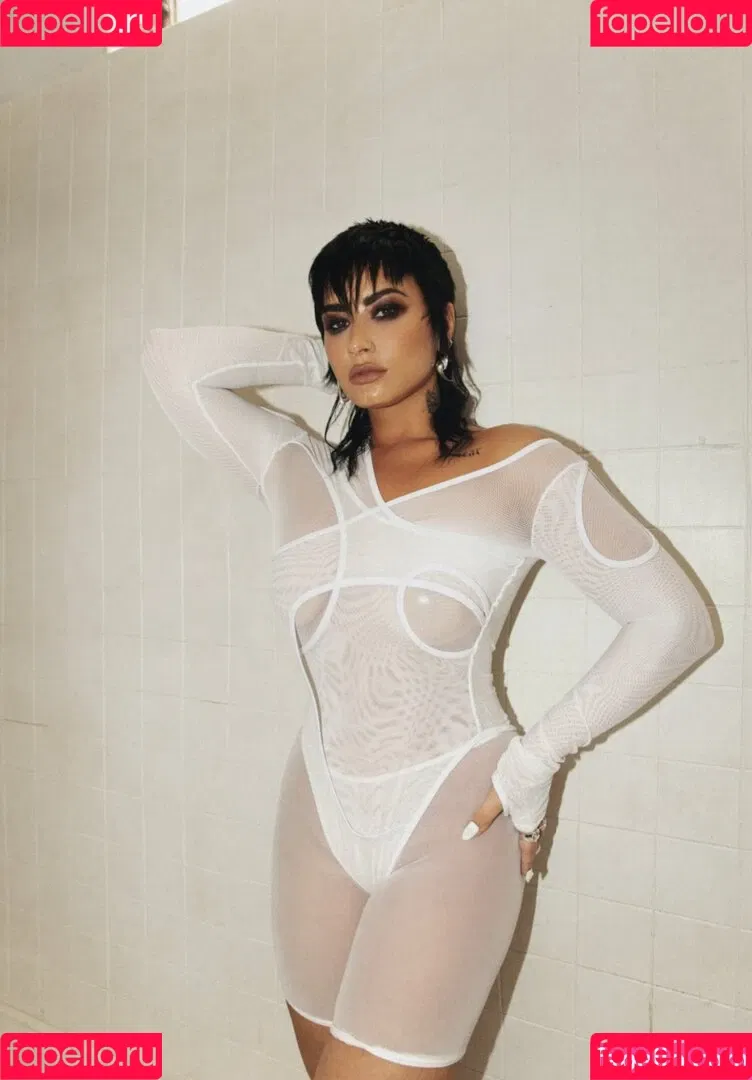 Demi Lovato / ddlovato Onlyfans Photo Gallery 