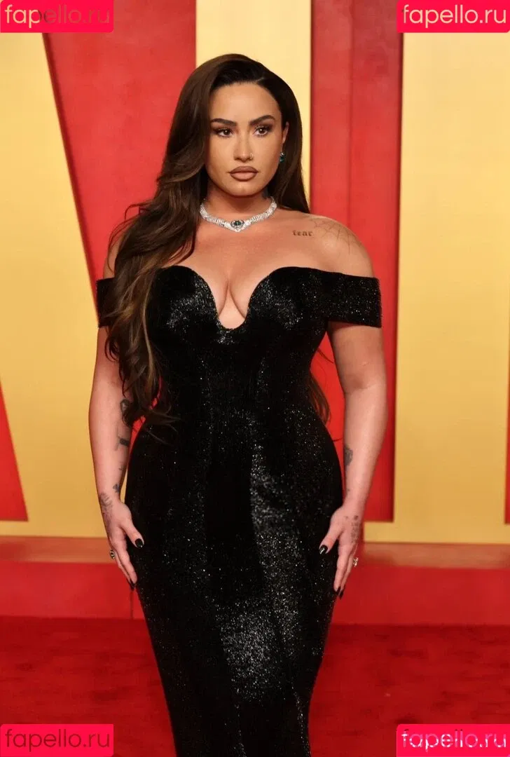 Demi Lovato / ddlovato Onlyfans Photo Gallery 