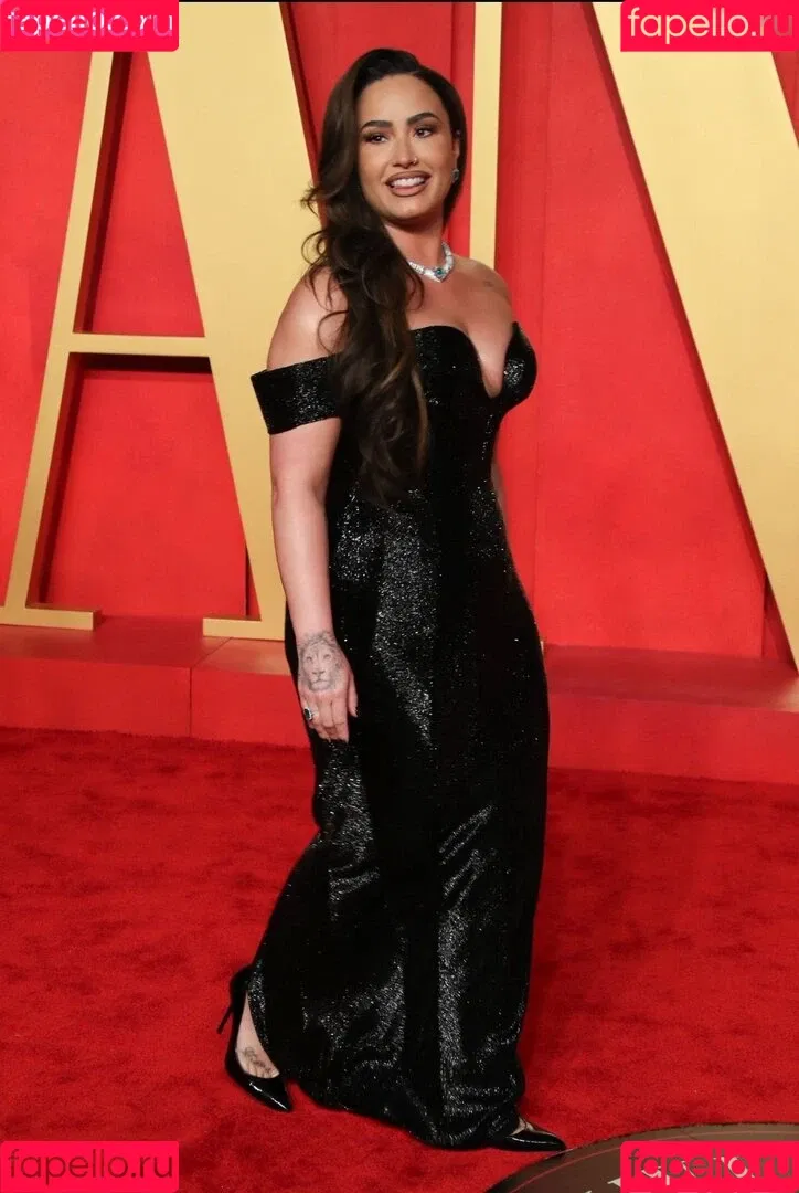 Demi Lovato / ddlovato Onlyfans Photo Gallery 