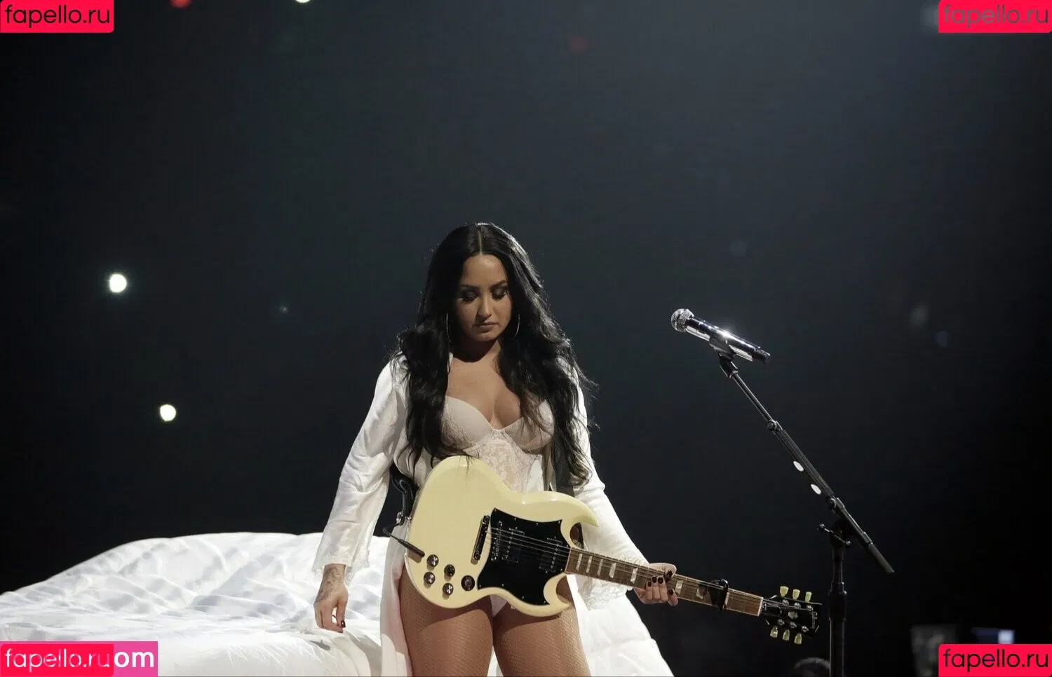 Demi Lovato / ddlovato Onlyfans Photo Gallery 