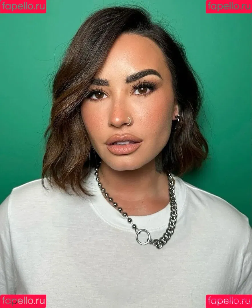 Demi Lovato / ddlovato Onlyfans Photo Gallery 