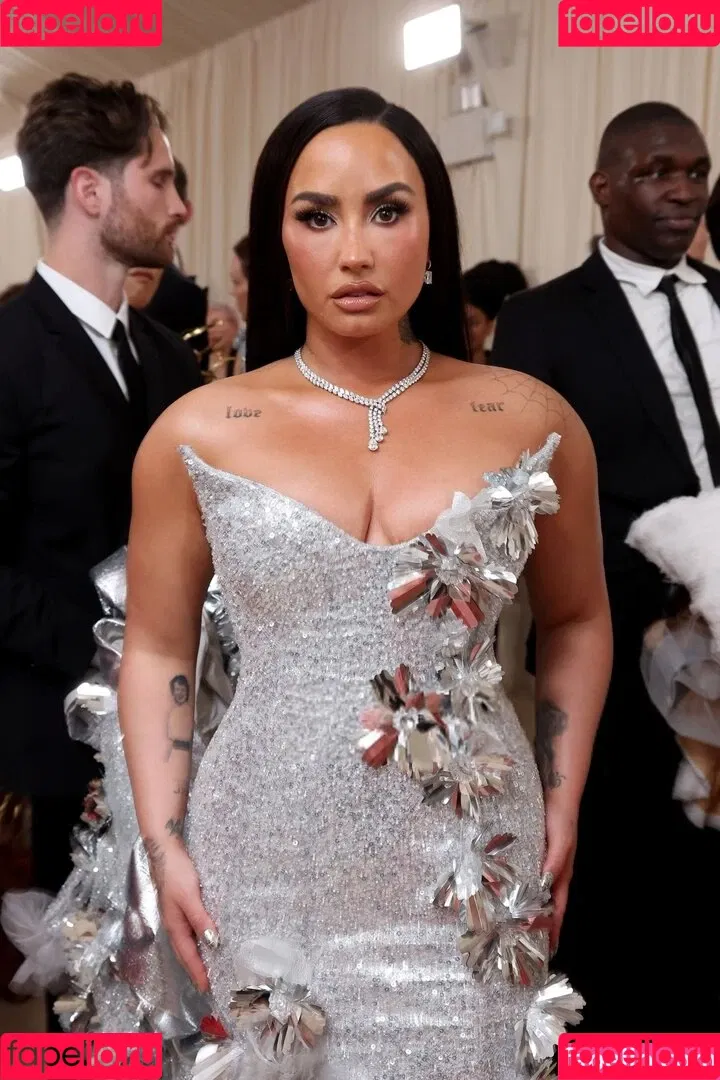 Demi Lovato / ddlovato Onlyfans Photo Gallery 
