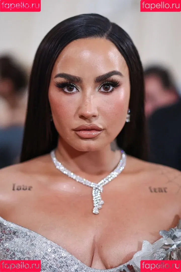 Demi Lovato / ddlovato Onlyfans Photo Gallery 