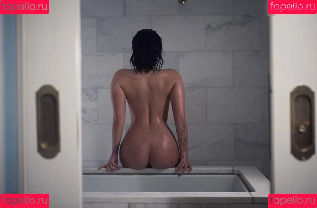 Demi Lovato / ddlovato Onlyfans Photo Gallery 