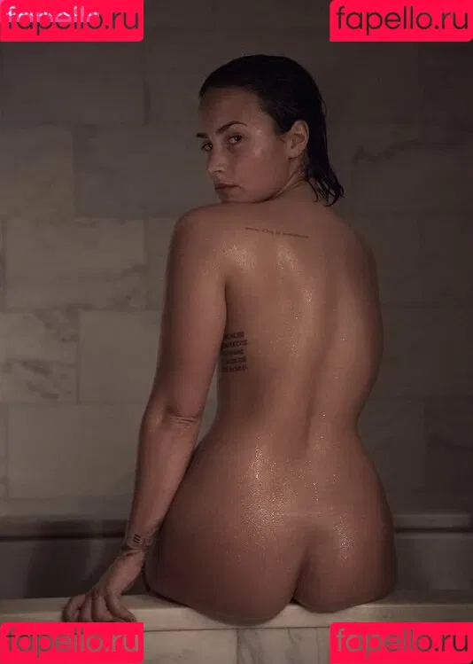 Demi Lovato / ddlovato Onlyfans Photo Gallery 
