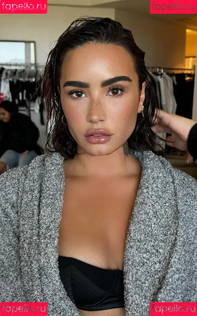 Demi Lovato / ddlovato Onlyfans Photo Gallery 