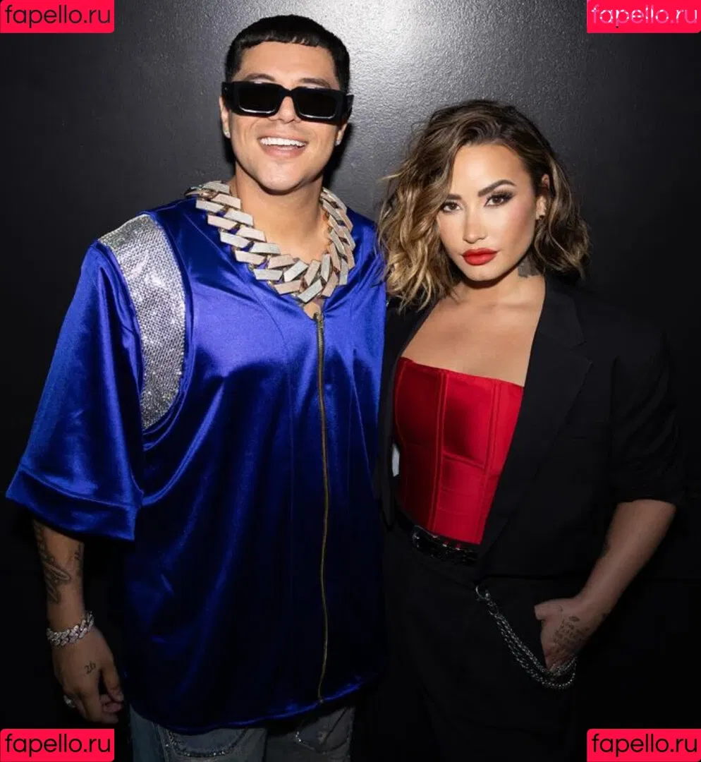 Demi Lovato / ddlovato Onlyfans Photo Gallery 