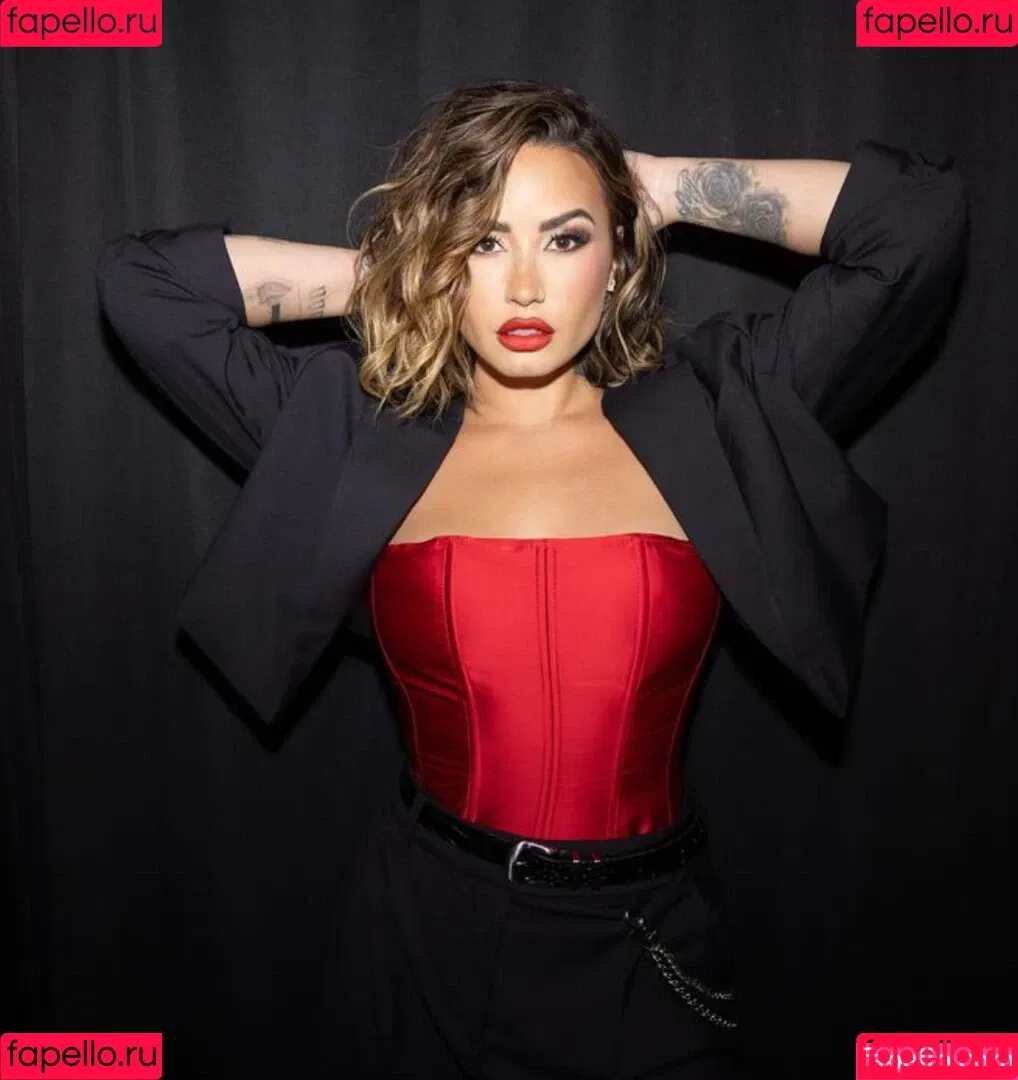 Demi Lovato / ddlovato Onlyfans Photo Gallery 