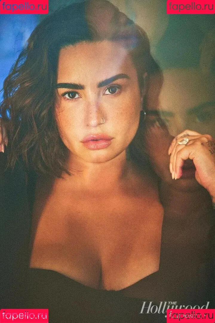 Demi Lovato / ddlovato Onlyfans Photo Gallery 