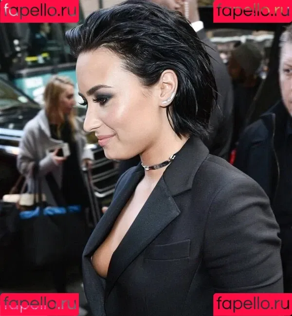 Demi Lovato / ddlovato Onlyfans Photo Gallery 