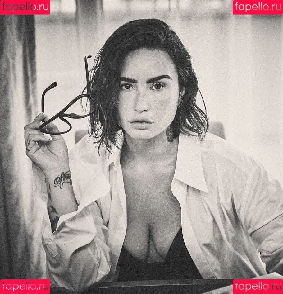 Demi Lovato / ddlovato Onlyfans Photo Gallery 