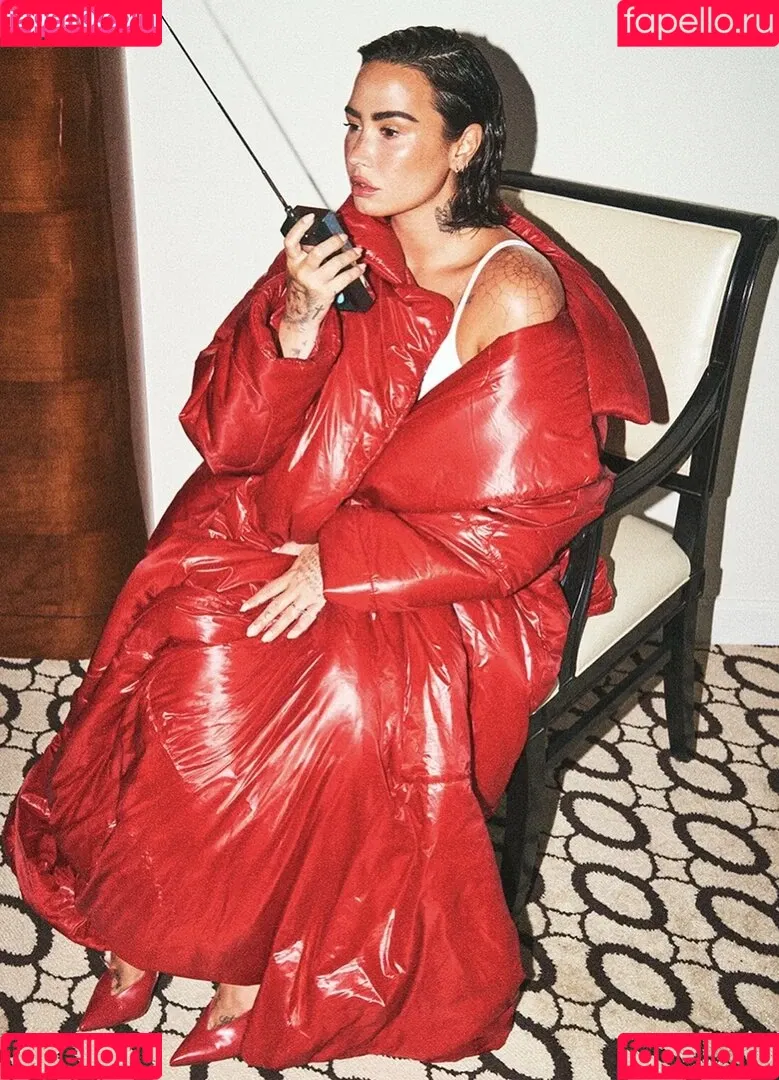 Demi Lovato / ddlovato Onlyfans Photo Gallery 