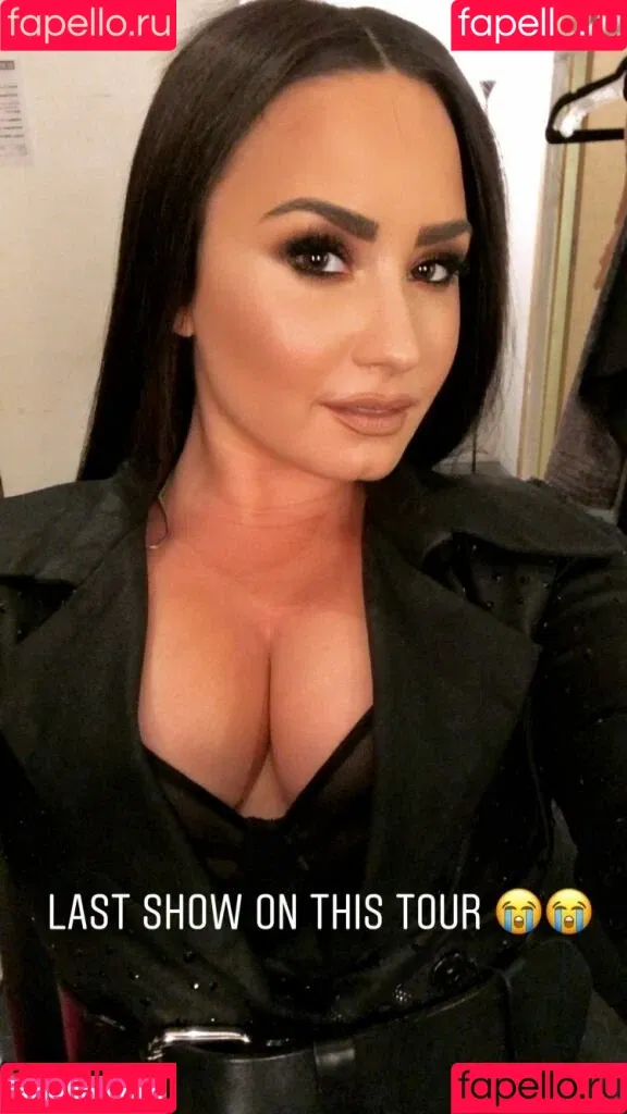 Demi Lovato / ddlovato Onlyfans Photo Gallery 
